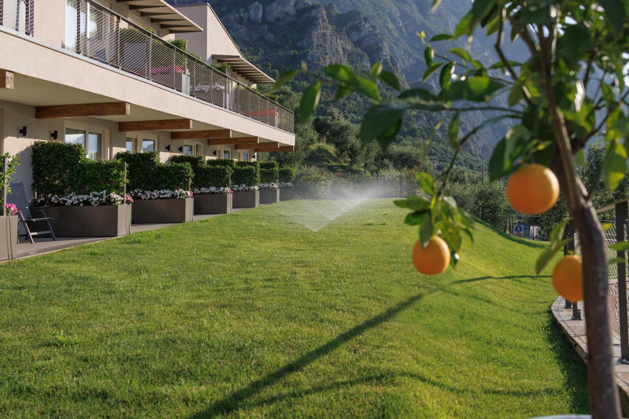 Llac Living Nature Hotel Limone sul Garda Bagian luar foto
