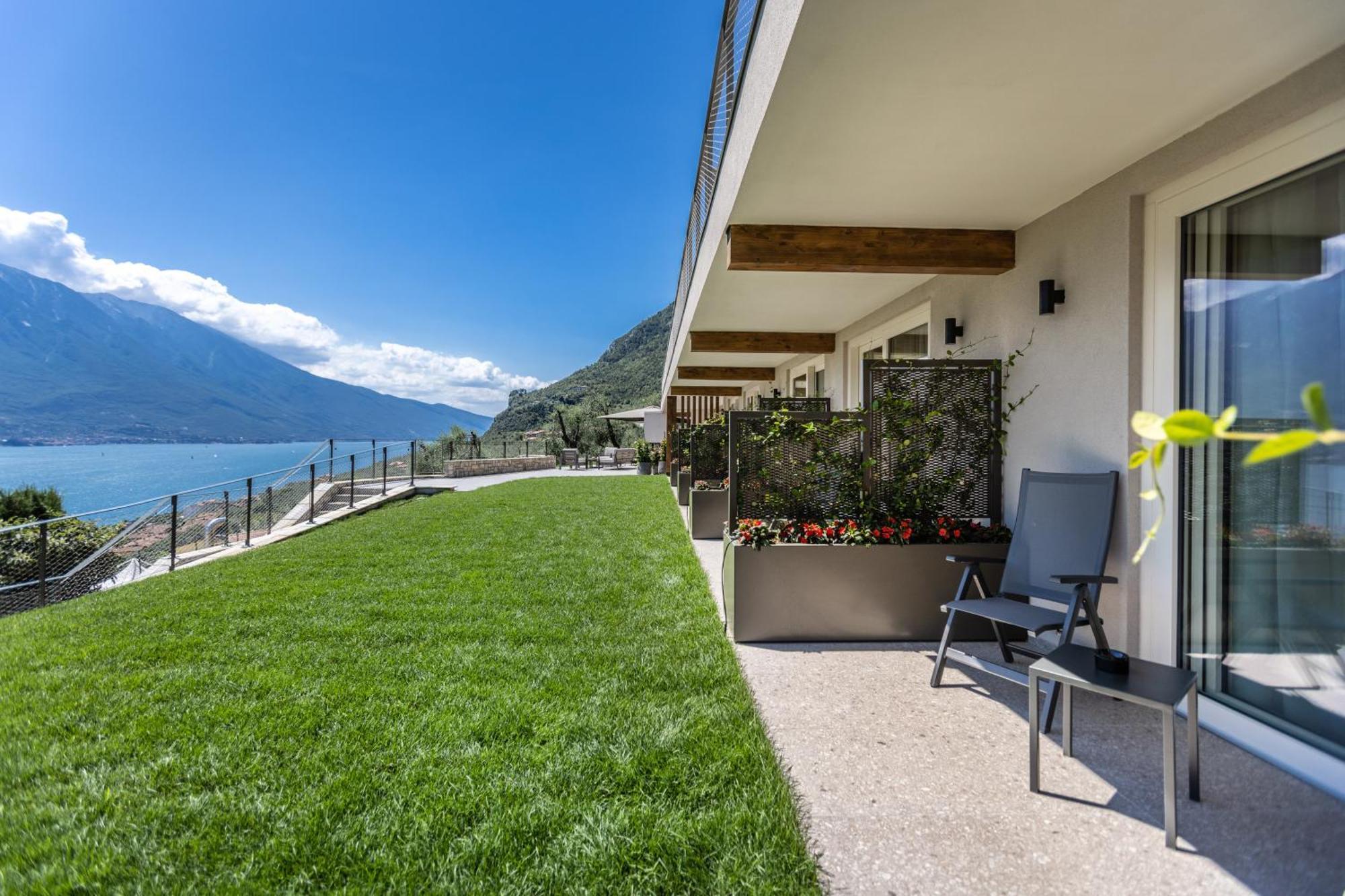 Llac Living Nature Hotel Limone sul Garda Ruang foto