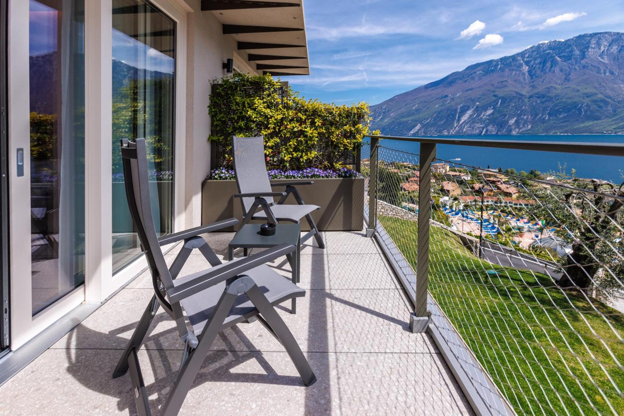Llac Living Nature Hotel Limone sul Garda Ruang foto