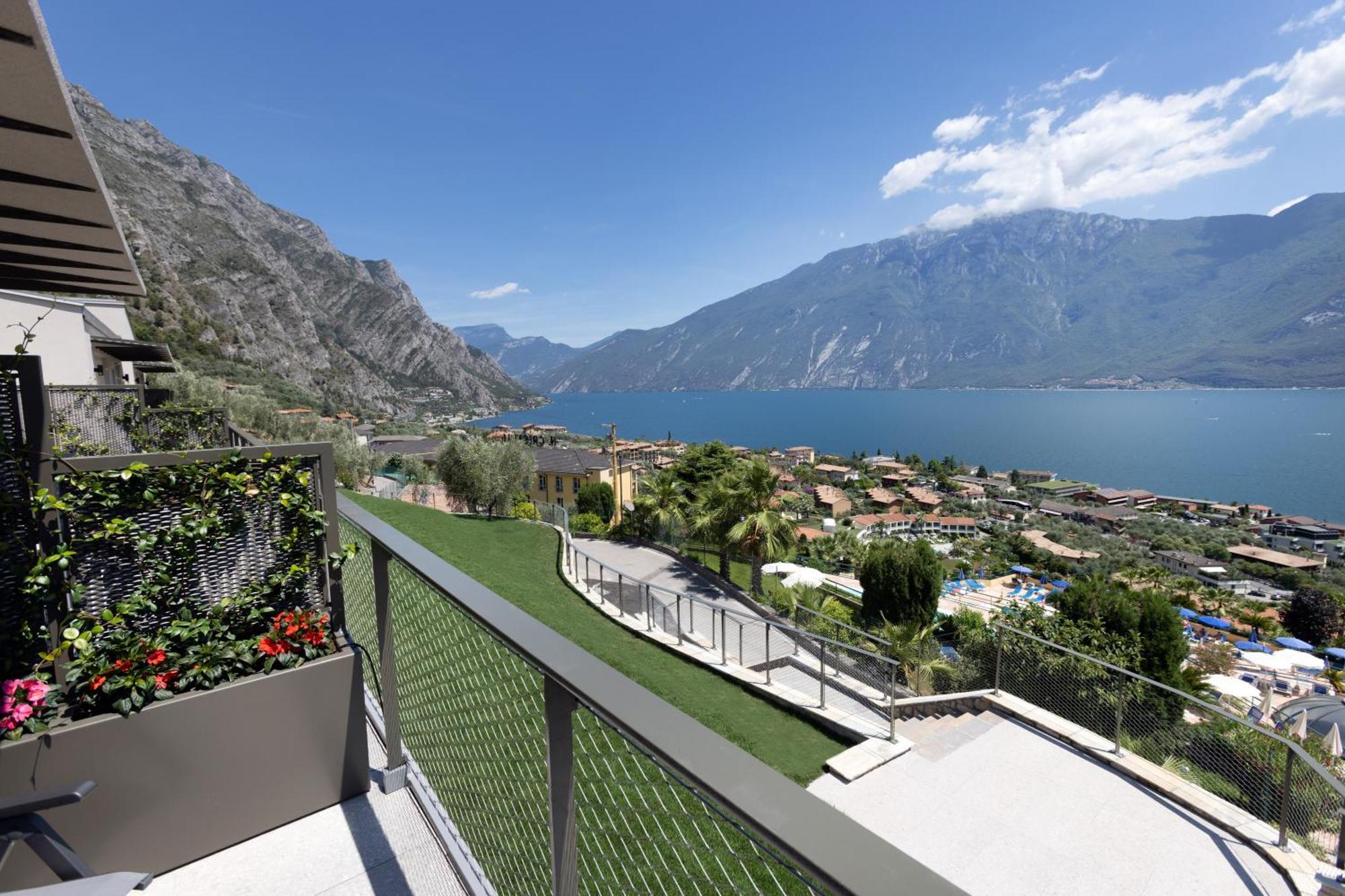 Llac Living Nature Hotel Limone sul Garda Ruang foto